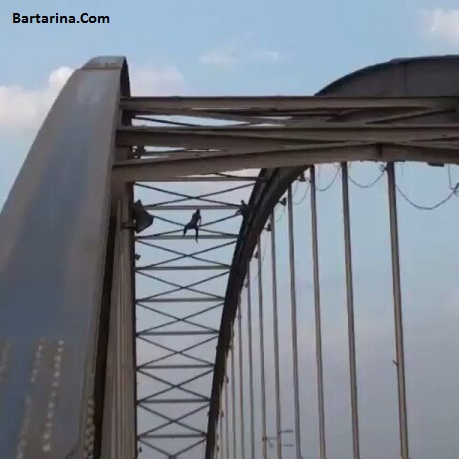 فیلم 18+ افتادن و سقوط مرد عنکبوتی اهواز از روی پل هلال