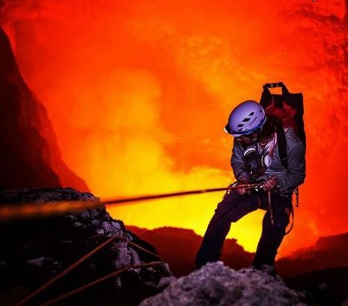 تصاویر شگفت انگیز از دهانه آتشفشان