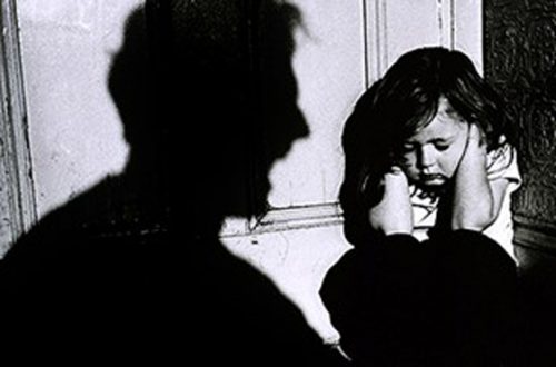 قتل فجیع کودک 3 ساله در اثر ضرب و شتم پدر معتادش