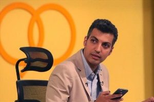 ژست عجیب عادل فردوسی پور در جشنواره فجر