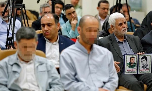 سنگسار داعشی های مهاجم به مجلس